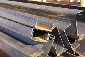 Швеллер гнутый